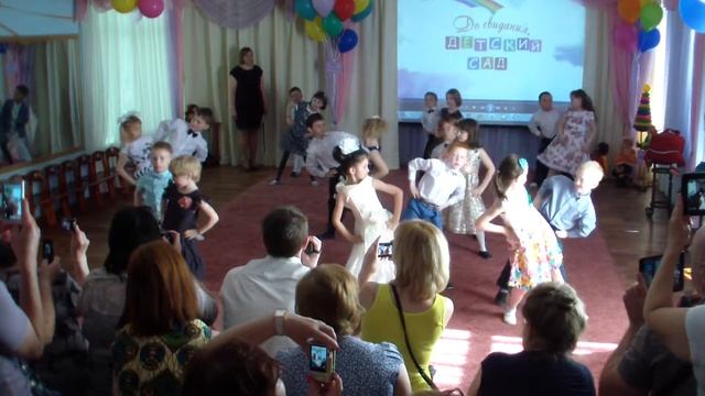 "Вечный Двигатель" Танцуют все!!! смотреть онлайн