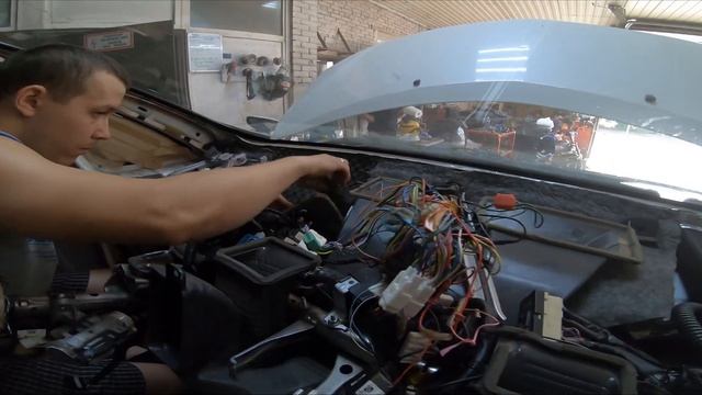 Toyota Alphard.Меняем ЧУДО печку на ЗАВОДСКУЮ. Подписчику из Брянска!!!! смотреть онлайн