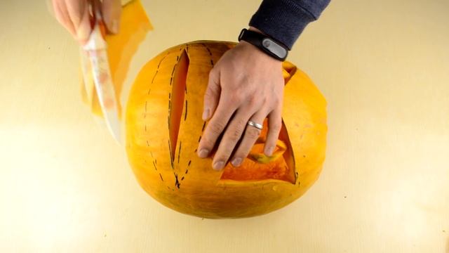 How to Carve Halloween Pumpkins / mr. hotglue's family смотреть онлайн
