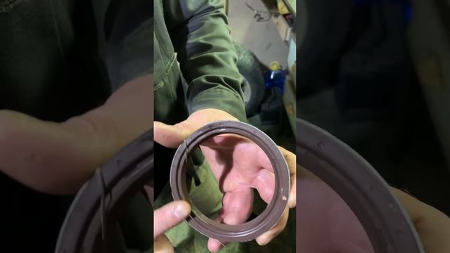 Дастер 2 литра сальник колена смотреть онлайн