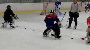 Тренировка хоккейных вратарей