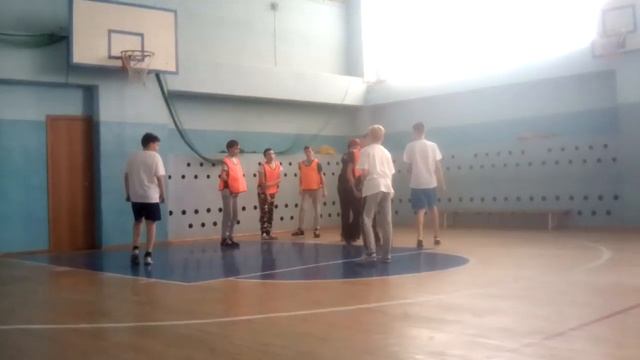 Баскетбол (1 тайм) битва 6 классов. смотреть онлайн