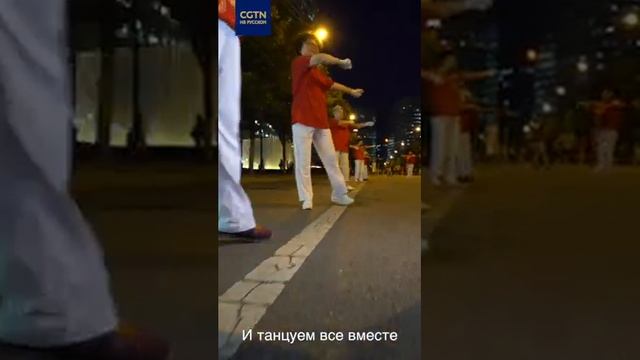 Фитнес для интереса: танцы на площади смотреть онлайн