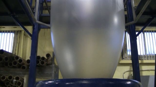 Работа выдувного экструдера для изготовления пленки ПВД смотреть онлайн