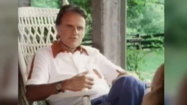 Paul Harvey interviews Billy Graham at his home in NC смотреть онлайн