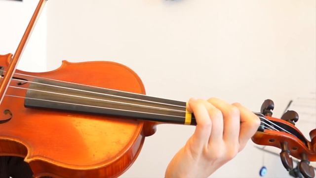 How to play He's a Pirate (Pirates of the Caribbean) | Easy Beginner Version | Violin Tutorial смотреть онлайн