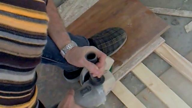 Ваня пилит плитку болгаркой смотреть онлайн