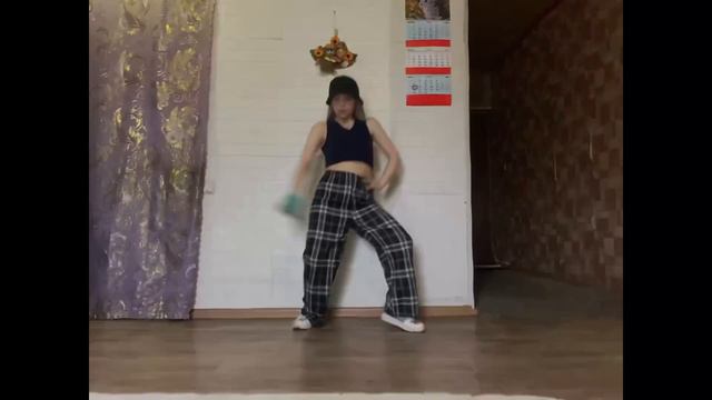 ESMI - ‘Фрау’ Valeria Rhee Dance Cover смотреть онлайн