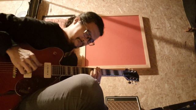 Practising using organ sounds with my hybrid baritone guitar смотреть онлайн