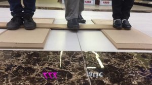 Тест на прочность ламината толщиной 8 и 12 мм на неровном полу