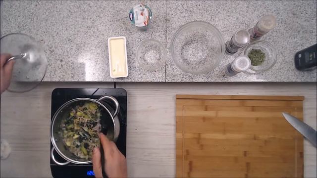 Суп из лука-порея с мясным фаршем и сыром смотреть онлайн
