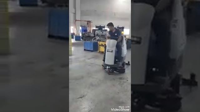 LavorPro Comfort XSR-85 Ride On Scrubber Demo - Singapore x Consolidated смотреть онлайн