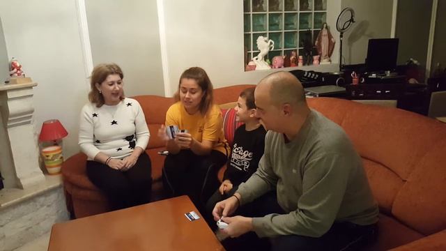 Играем в очко 21 первый раз // учимся играть в карты на карантине ?? смотреть онлайн