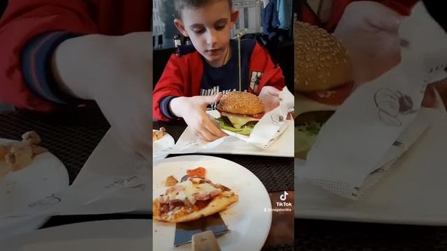 кафе Бульвар