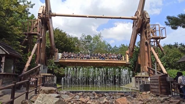 Аттракцион для детей ну очень страшный!!! Парк развлечений WALIBI в Бельгии. смотреть онлайн