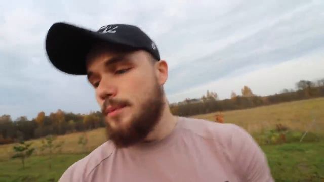 Почему я в лесу? Секрет мощного окружения? смотреть онлайн