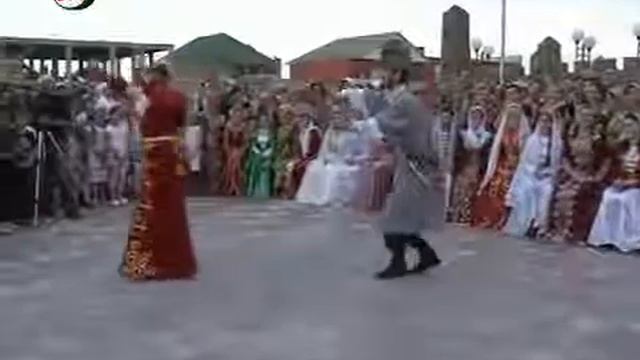 красивый шуточный танец. смотреть онлайн
