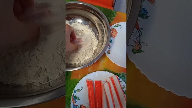 Кулинария тайм. Выпуск 2. Приготовление крабовых палочек в кляре (тесте). Лайв смотреть онлайн