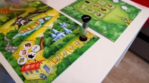 Дети играют в игру ВОЛШЕБНИК ИЗУМРУДНОГО ГОРОДА