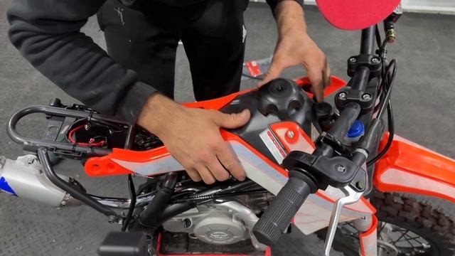 Apollo RXF Mini 50 - Сборка питбайка после покупки - Инструкция - Квадро93 - эндуро и квадроциклы смотреть онлайн