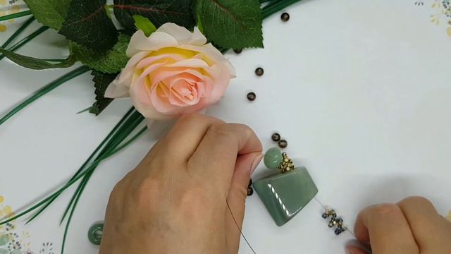 Колье. Украшения ручной работы. Браслет из кубиков. Tutorial: Jewelry beads. Bracelet beads design смотреть онлайн