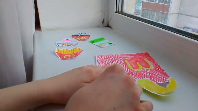 САМОДЕЛЬНАЯ ПОСЫЛКА МАКДОНАЛЬС | БУМАЖНЫЕ СЮРПРИЗЫ + приветик ♡ смотреть онлайн