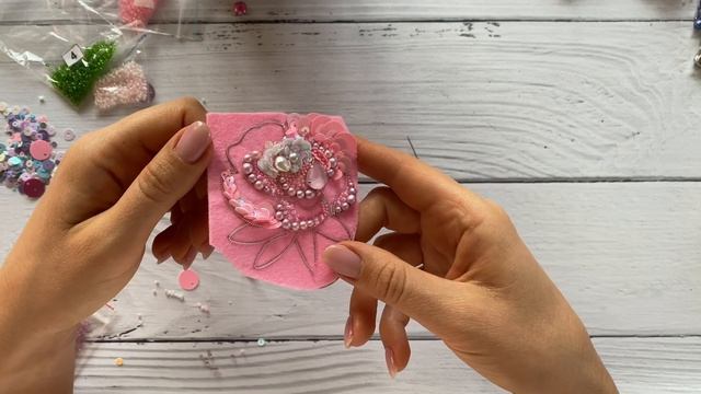 Брошь пион из бусин, пайеток, бисера | как сделать брошь своими руками | peony brooch tutorial смотреть онлайн
