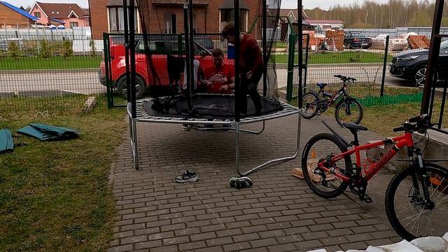 Сборка шестиугольного батута DOMYOS смотреть онлайн