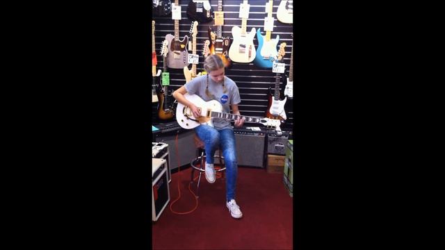 Gretsch G5434T Pro Jet Limited Edition White and Gold - Brown Sugar смотреть онлайн