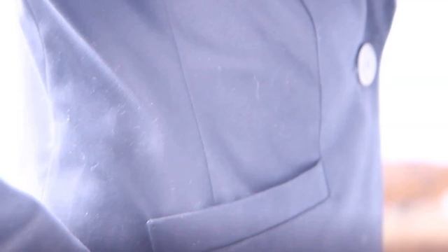 Черные брюки с разрезами по бокам и пиджак на одну пуговицу Lilo смотреть онлайн