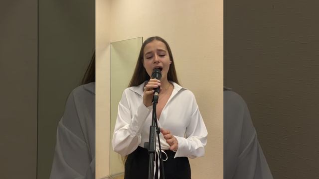 Кавер на песню «Встанем» SHAMAN в исполнении Ольги Штыковой смотреть онлайн