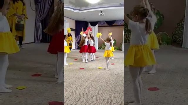 Красивый танец в садике осень провожают Дочка танцует смотреть онлайн