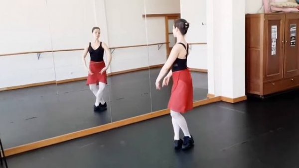 Vaganova's Pas de Bourrees (learn the differences and practice along)