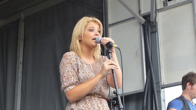 Lauren Alaina - The Locket (Acoustic at Ride for a Cure) смотреть онлайн
