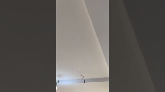 Безповітряне фарбування стелі