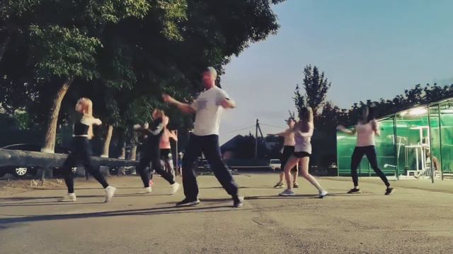 Paulina Rubio - Baila Casanova Zumba Dance Выселки