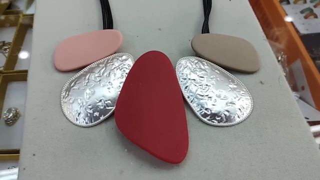 VLOG#120 Не боимся резать вещи. Магазин недорогих украшений. Составляем образы в стиле Бохо. смотреть онлайн