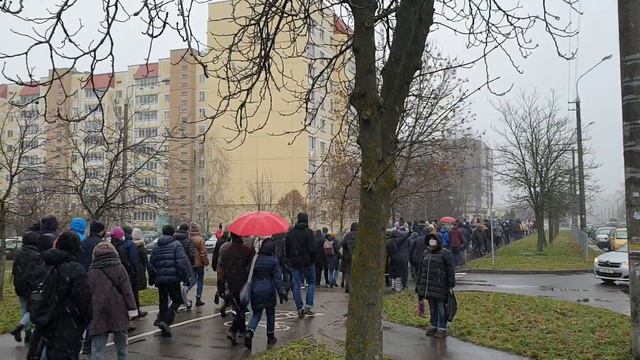 Огромная колонна возле Ковальской Слободы! смотреть онлайн