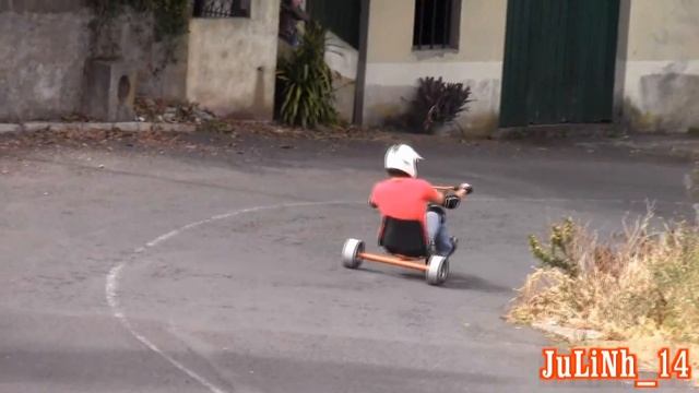 CARROS DE PAU - SÃO JORGE (Santana) 2012 смотреть онлайн