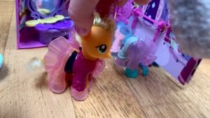 My little pony. Пони игрушки. У Рарити украли коллекцию платьев!