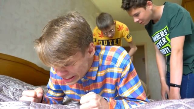 Страшный УКОЛ Пашка поставил Андрею