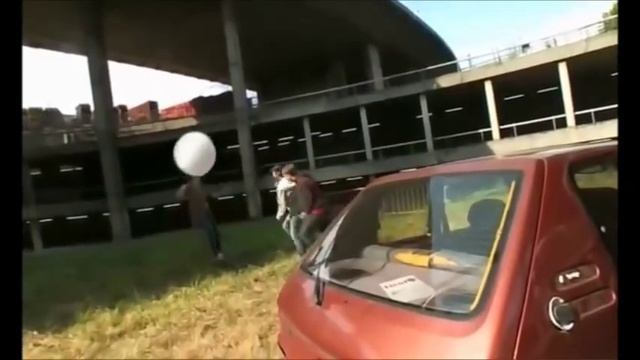 Летающие пузыри из жвачки (ураганное видео!) смотреть онлайн