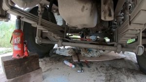 Замена передних и задних рессор. Shacman F2000