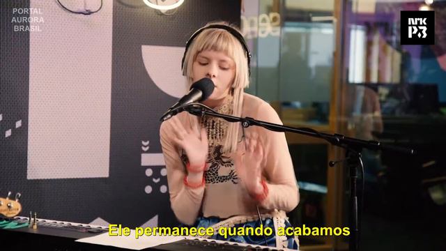 AURORA - GOD IS A WOMAN (Ariana Grande Cover) | LEGENDADO смотреть онлайн