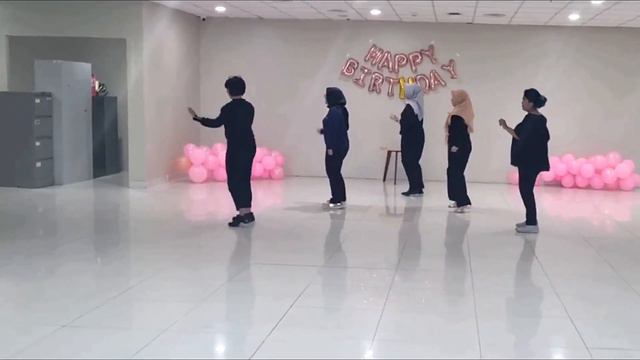 Skate To Me Baby Line Dance, Choreographer : Ed Evangelista (USA) смотреть онлайн
