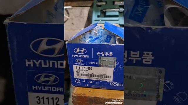 Синяя замена топливного фильтра Хёндай Солярис 2012 года смотреть онлайн