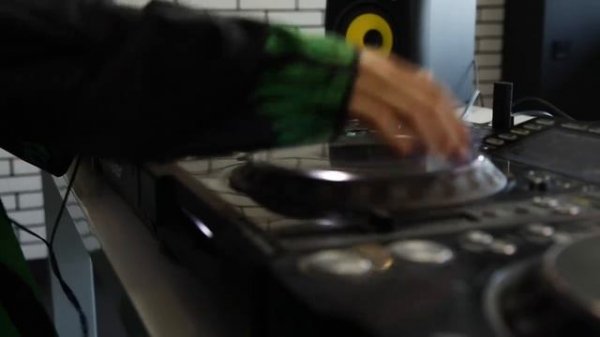 Miss Monique - MiMo Weekly Podcast #1 04.09.2018 [Progressive Music] [5L2nBYFngZI].mp4