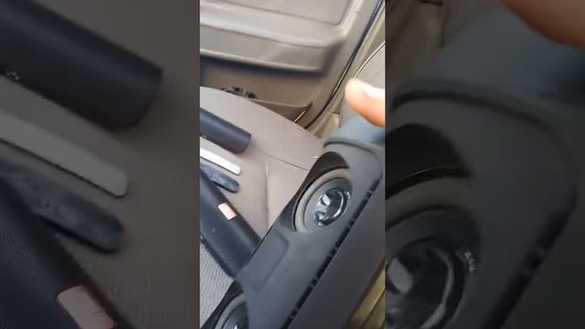 Забрал Bluetooth колонку джибиэль чардж 2 Plus