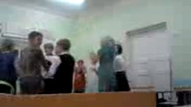 Школа!!! Славик упал! смотреть онлайн