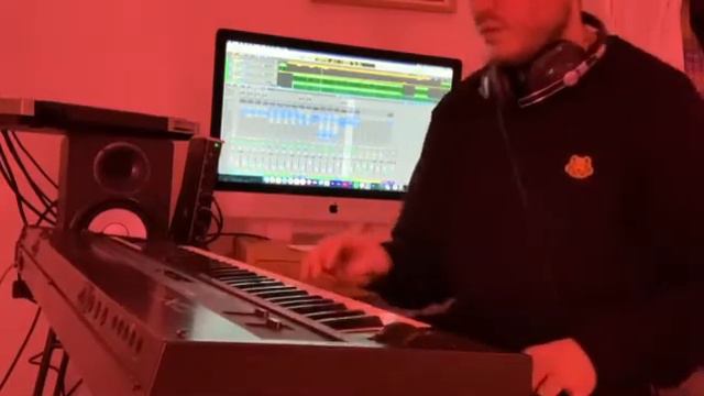 Jam n•0: Bassline on Yamaha dx7 alongside Korg-DDD1 by Dramaboy смотреть онлайн